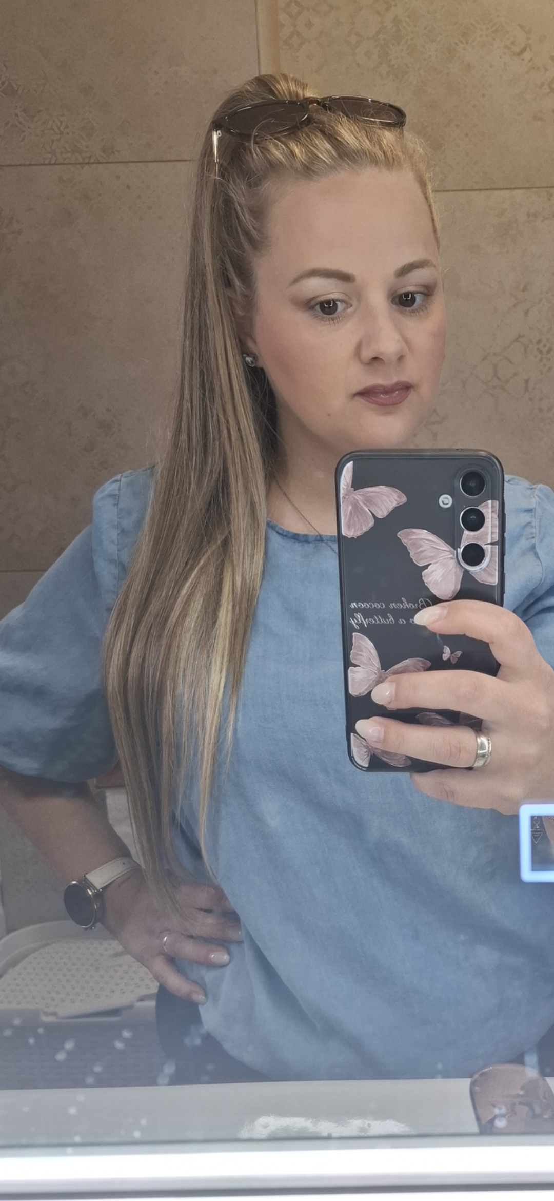 Svijetlo smeđa s pramenovima | Rep za kosu photo review